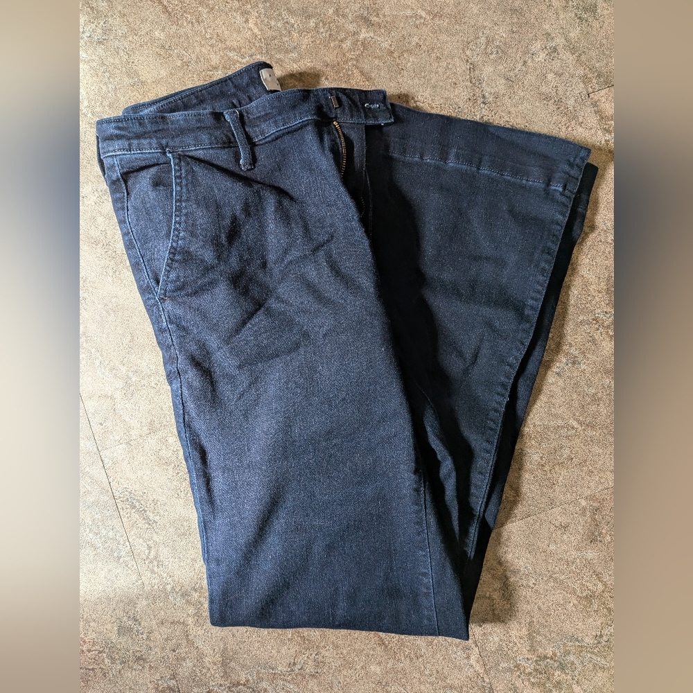 Women's Flared Jeans